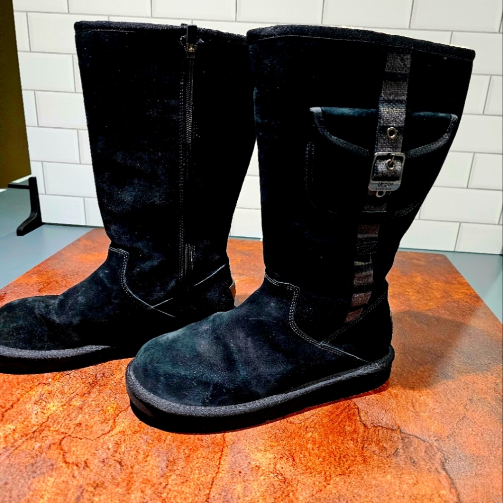 UGG Boots. Awesome Condition. Buckle accent and zipper. SO CUTE! …